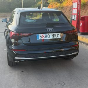Audi negro lo tengo en alquiler