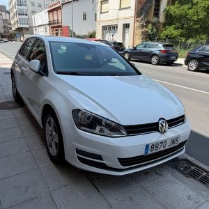Se alquila Golf 7 TDI por 40€ día.